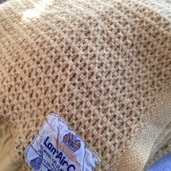 VINTAGE MUTED YELLOW/BEIGE PURE SCOTLAND WOOL SATIN TRIM BLANKET - Picture 2 of 12